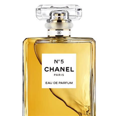 chanel no 5 lea